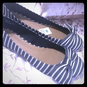 Cute Women’s Blue & White Striped Flats Sz. 10